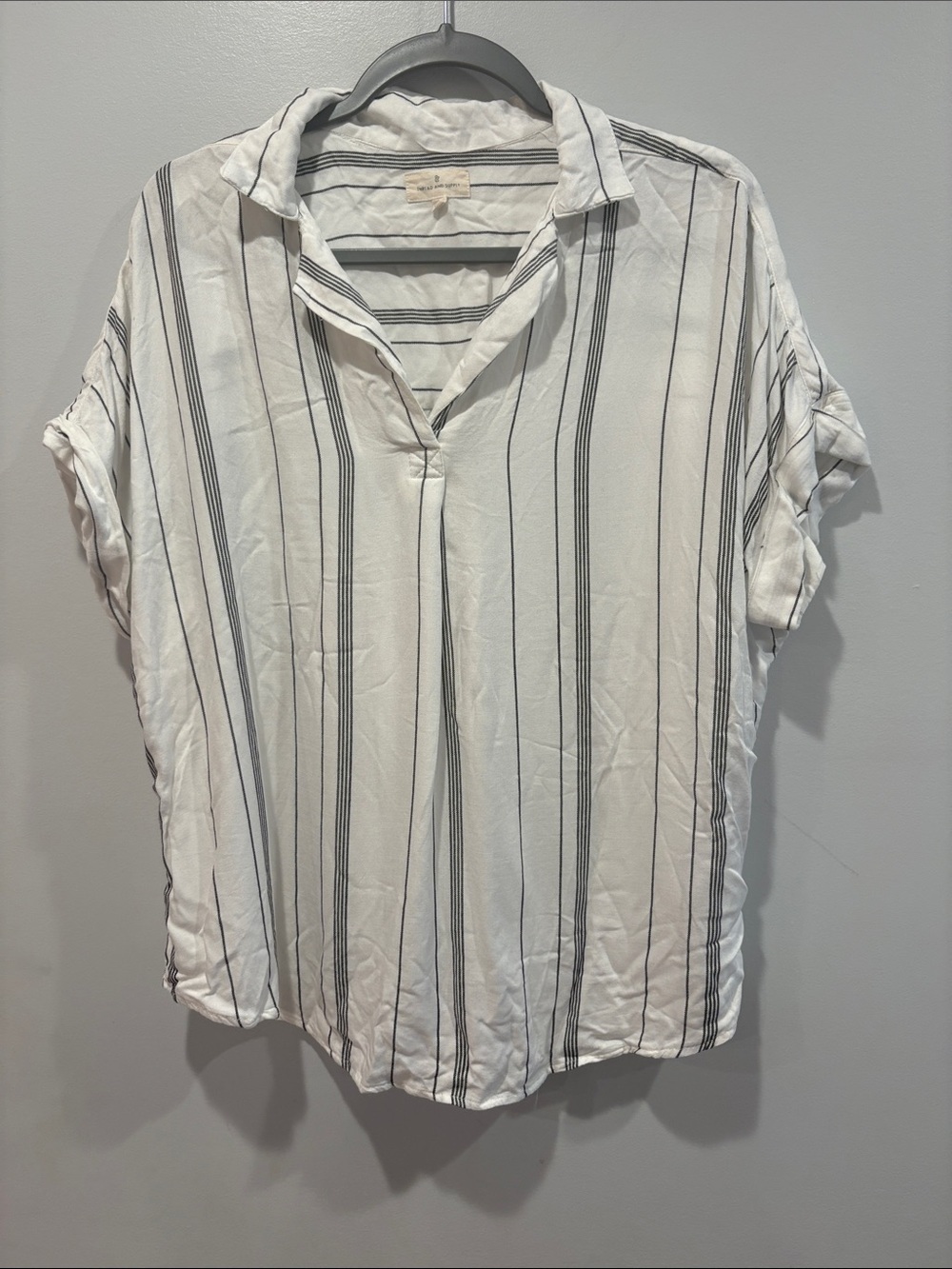 Lightweight White Stripe V-Neck Blouse ptp 24 length 27 - Picture 1 of 7